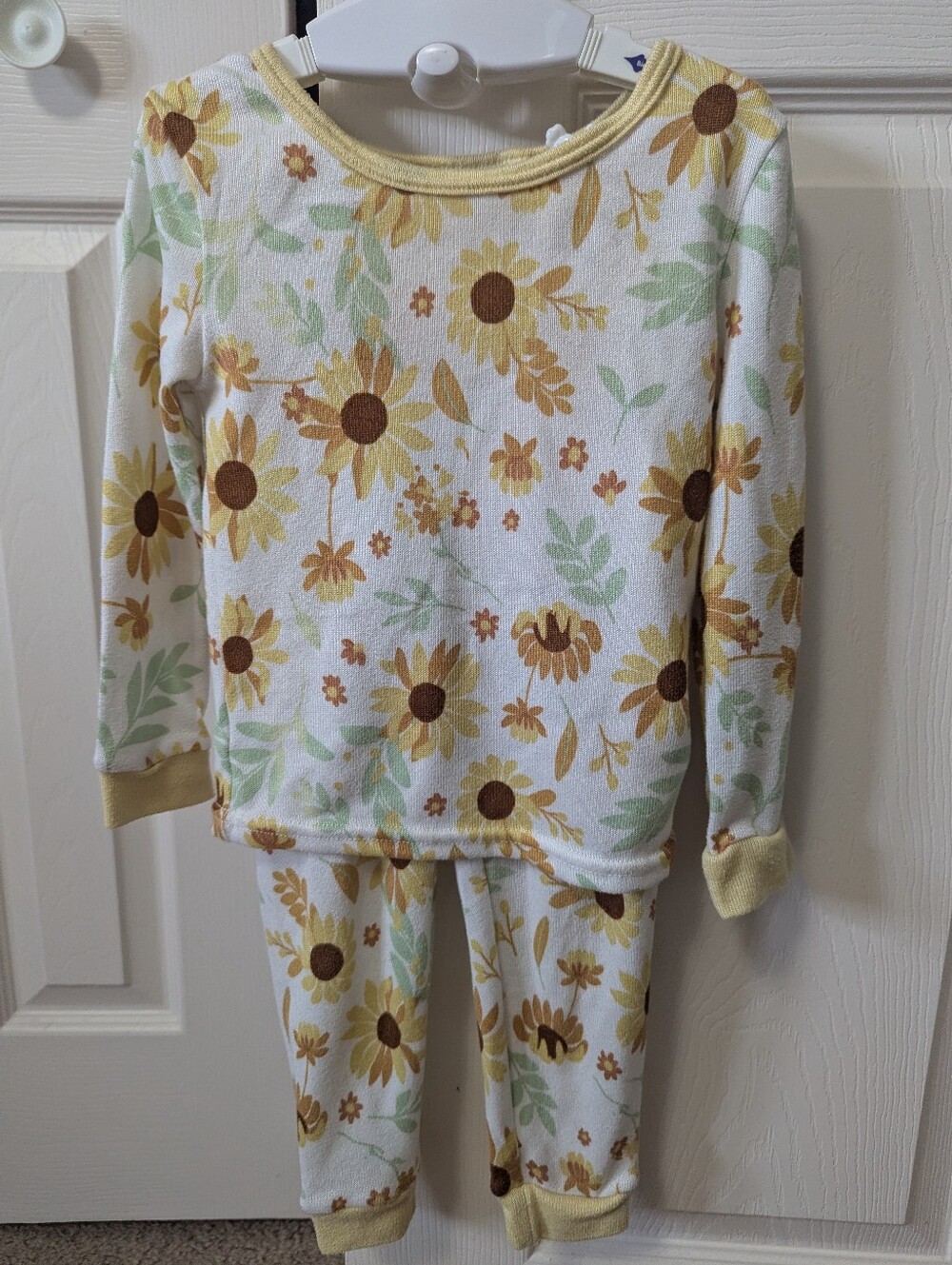 Jessica Simpson White and Yellow Sunflower Kids Pajama Set
